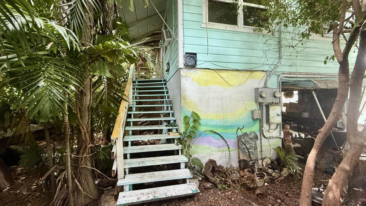 410 Avenue C - Photo 1