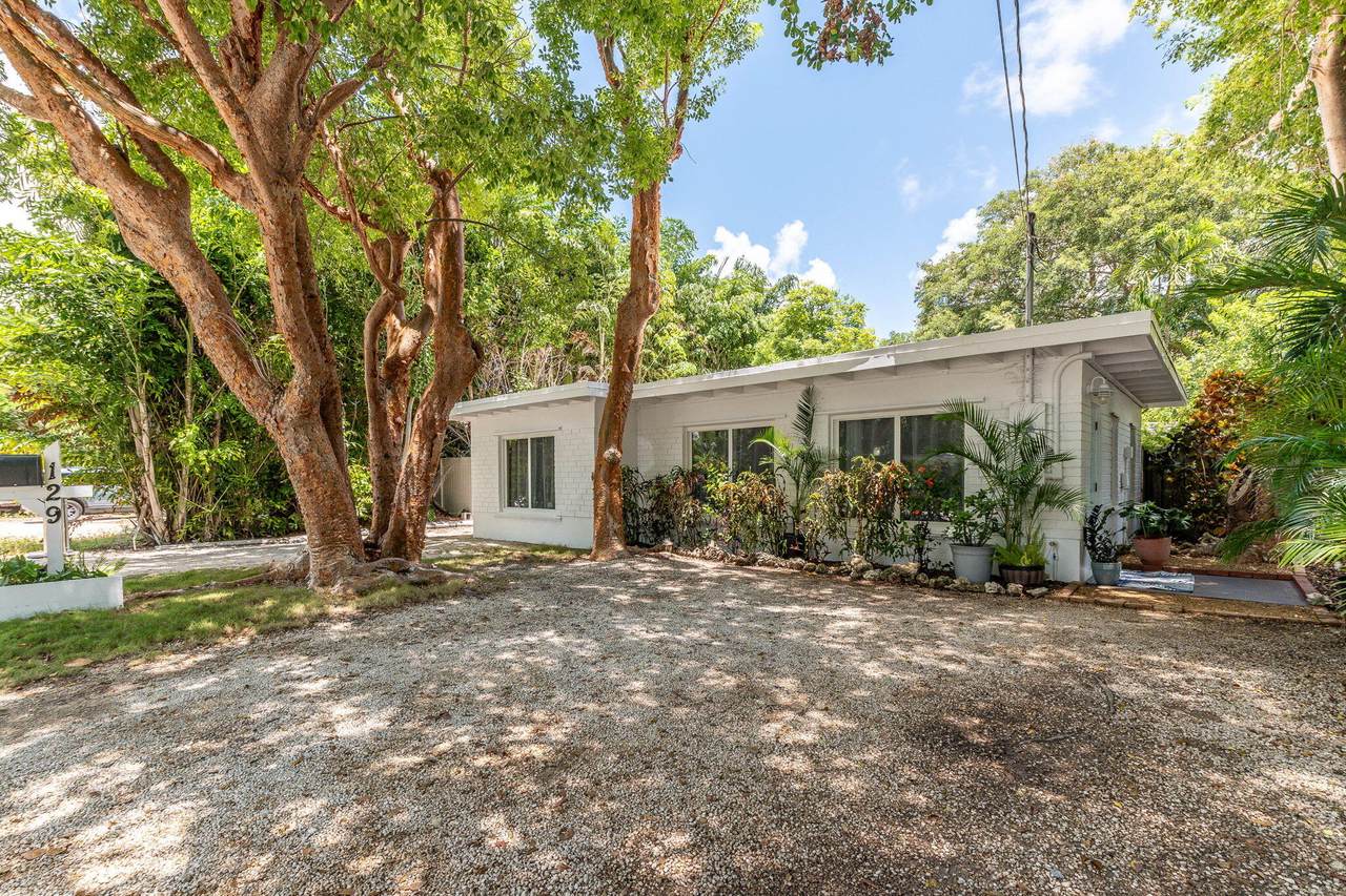 129 129 Hammock Road - Photo 1