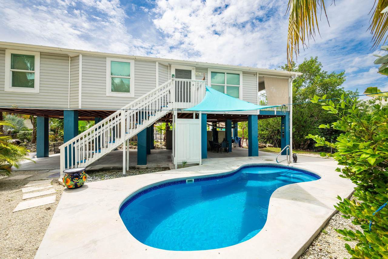 18 Circle Drive - Photo 1