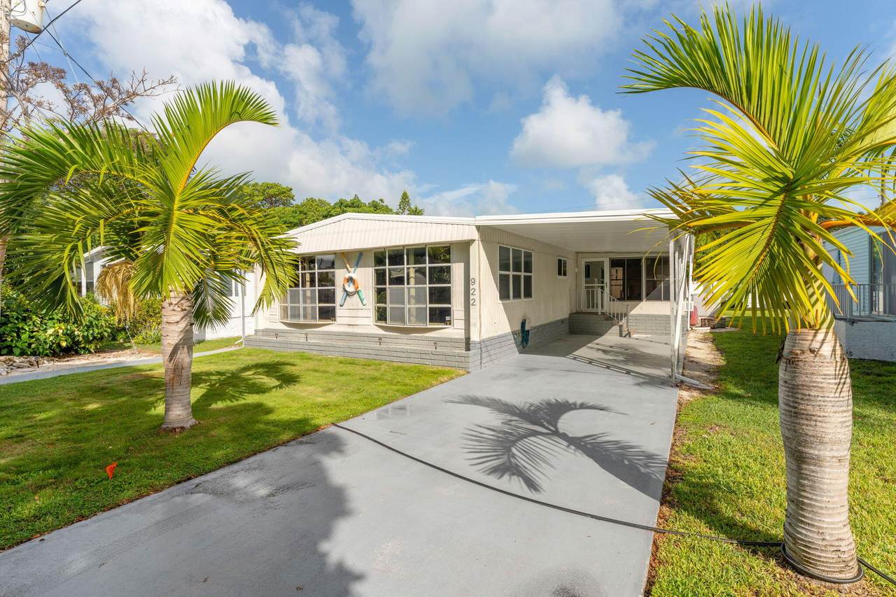 922 Silver Circle - Photo 1