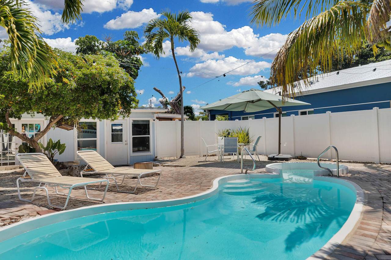 16 Janet Place - Photo 1