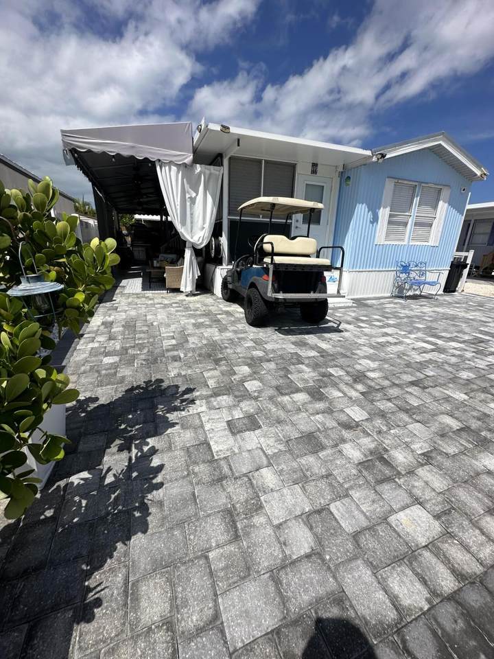 325 Calusa Street - Photo 1