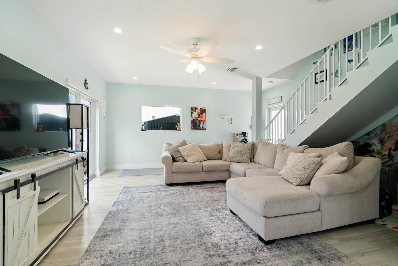3 Coconut Drive - Photo 1