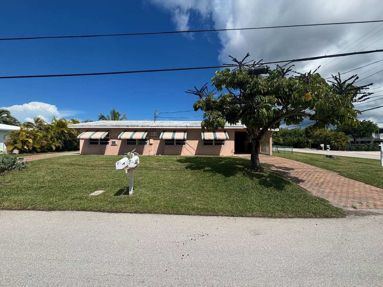 1433 Sunset Road - Photo 1