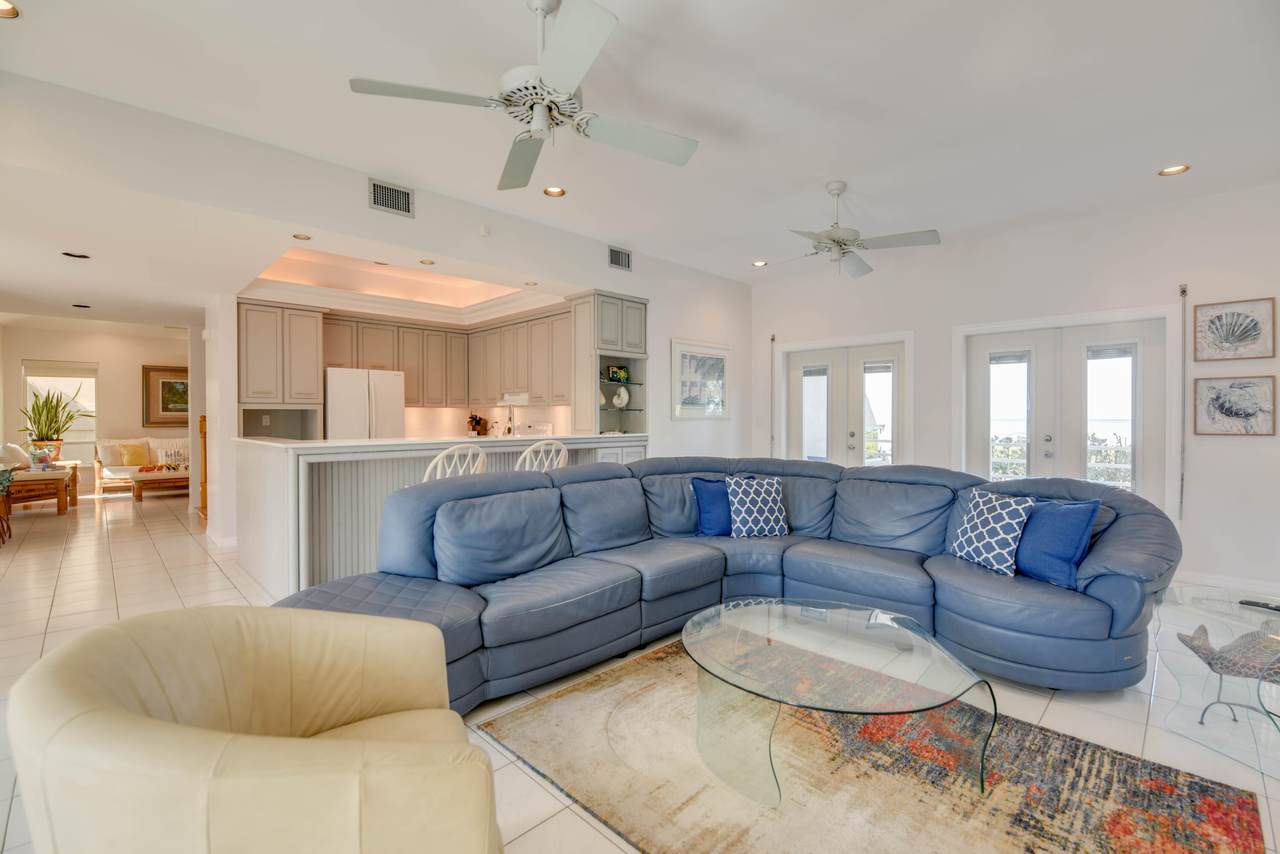 8 Floral Avenue - Photo 1