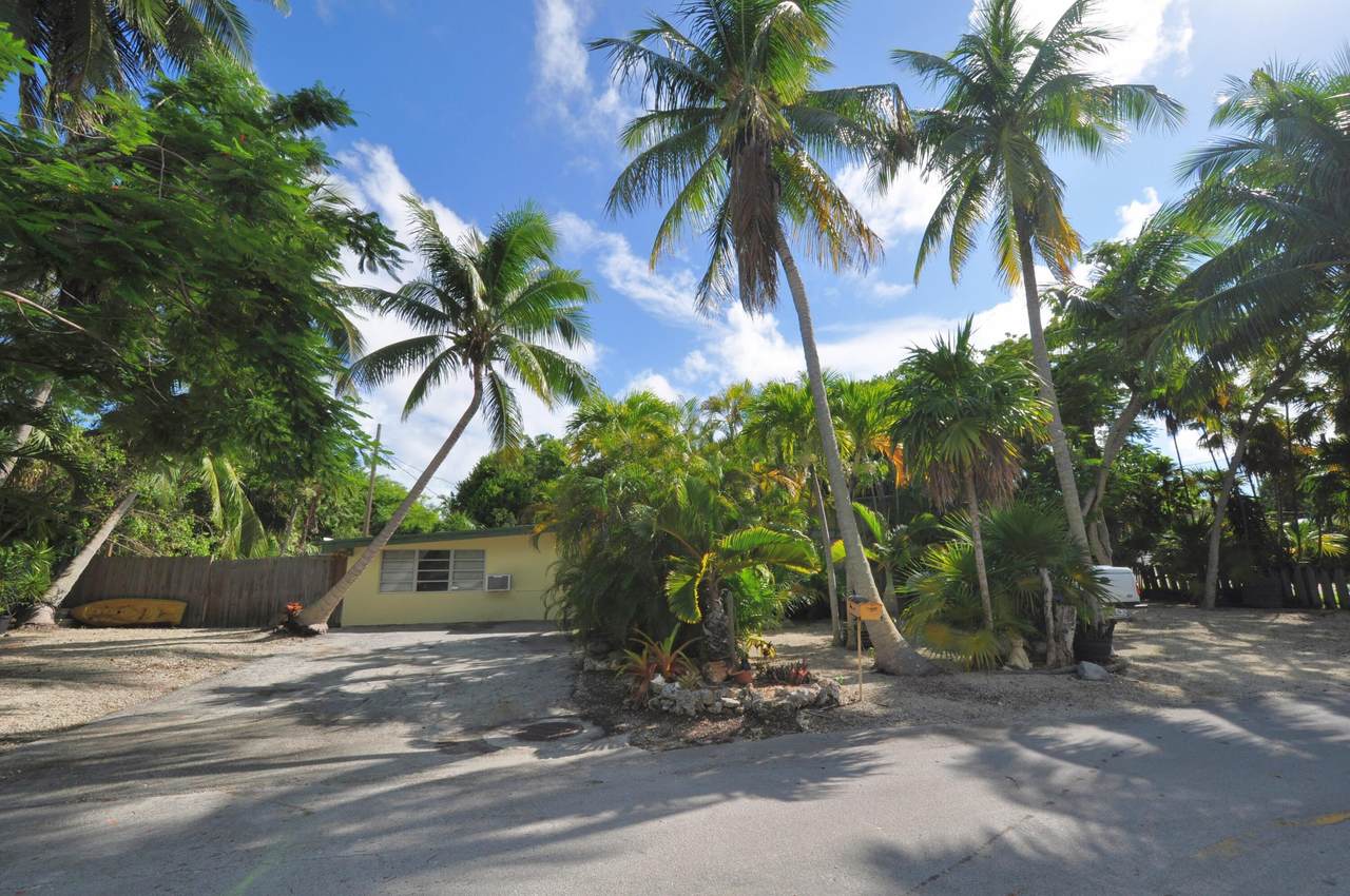 5353 Dogwood Dell Street - Photo 1