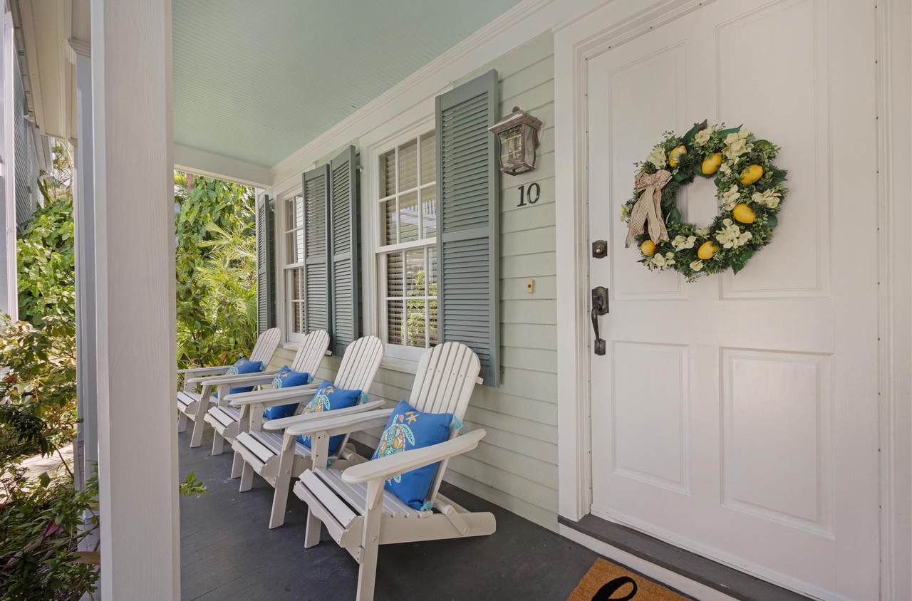 606 Truman Avenue - Photo 1