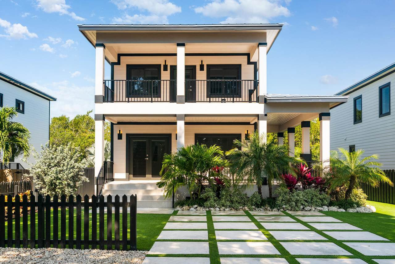 17 Coral Way - Photo 1