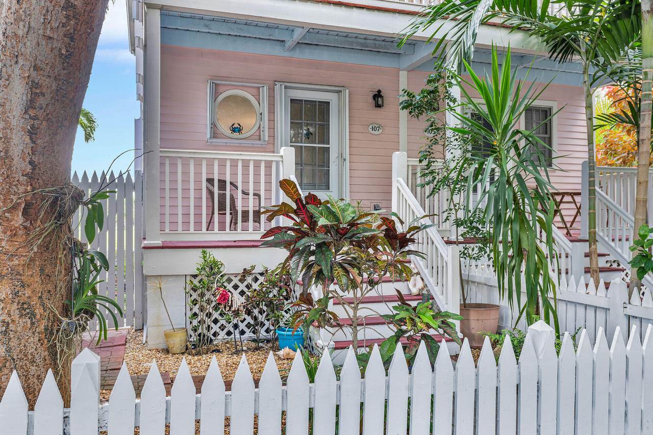 107 Golf Club Drive - Photo 1