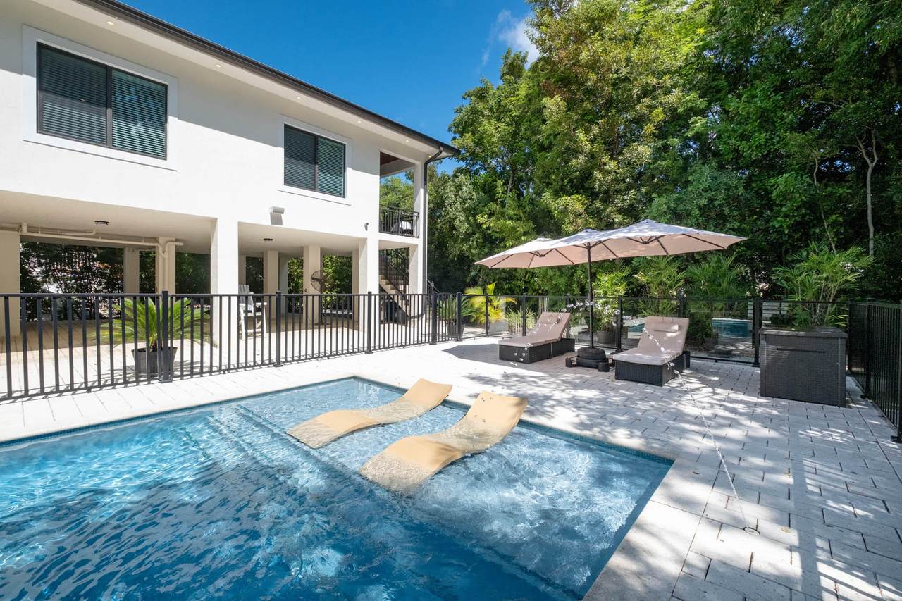 667 Lake Drive - Photo 1