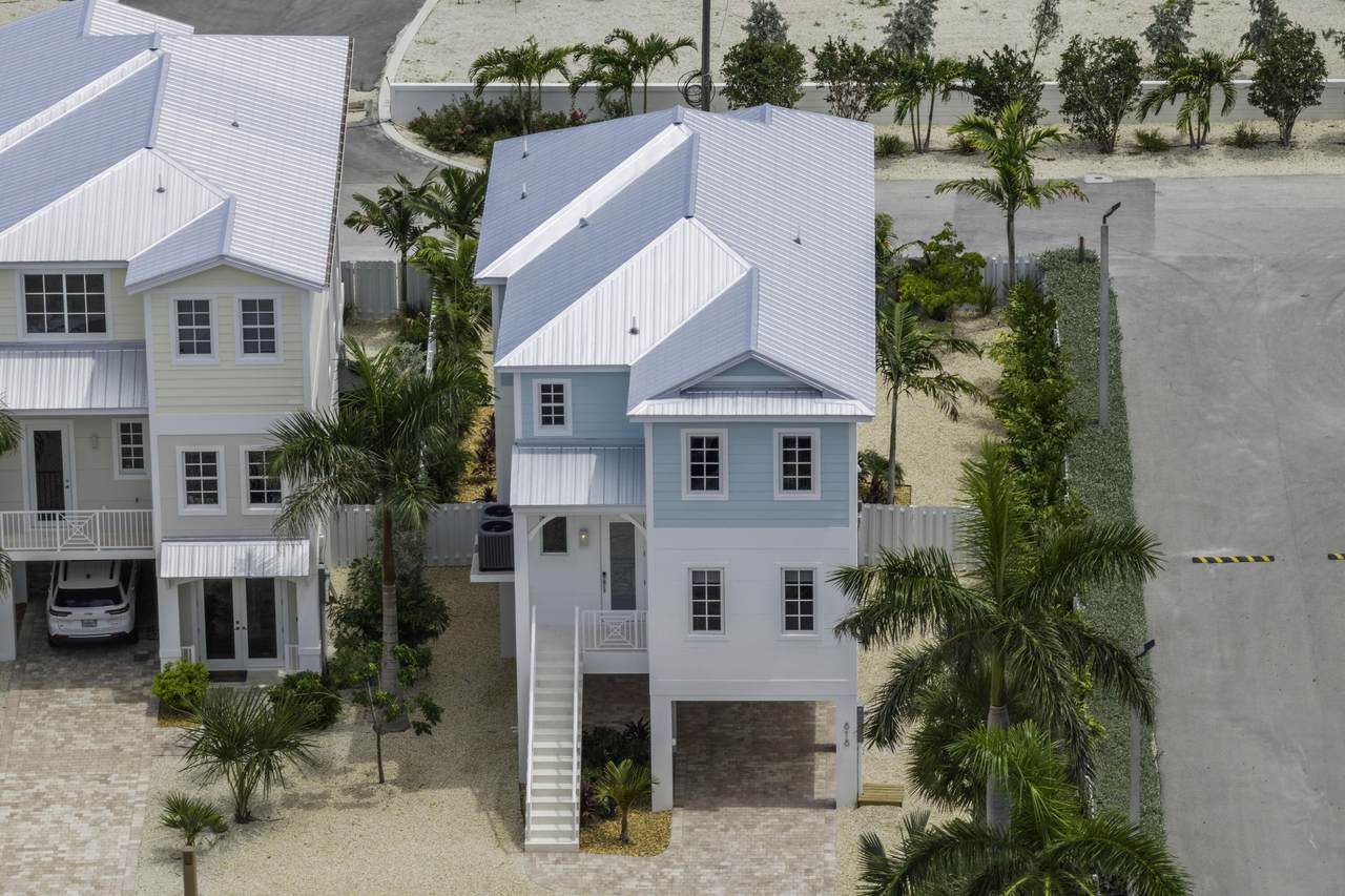 818 39th Street - Photo 1