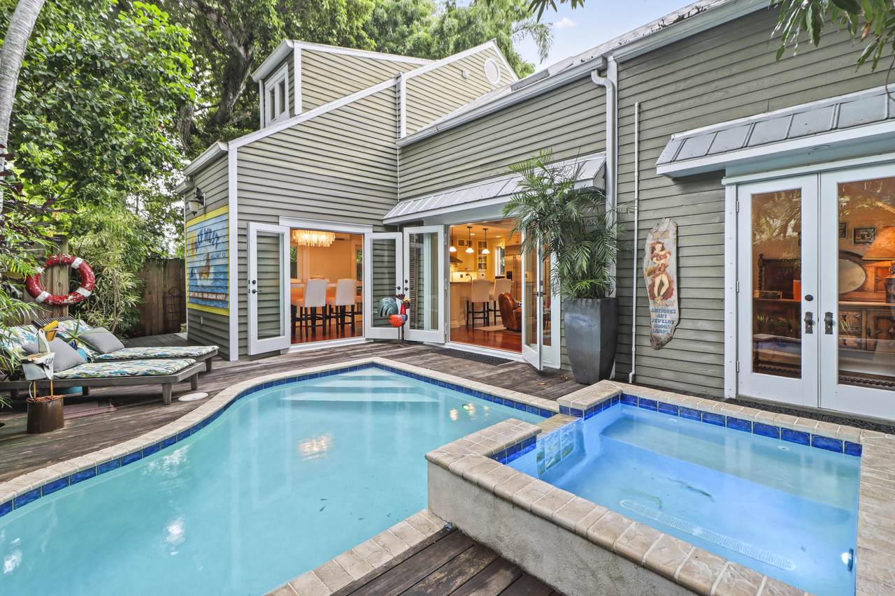 1017 Angela Street - Photo 1