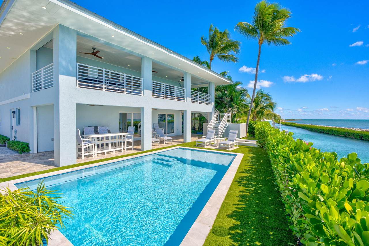 254 Seaview Circle - Photo 1