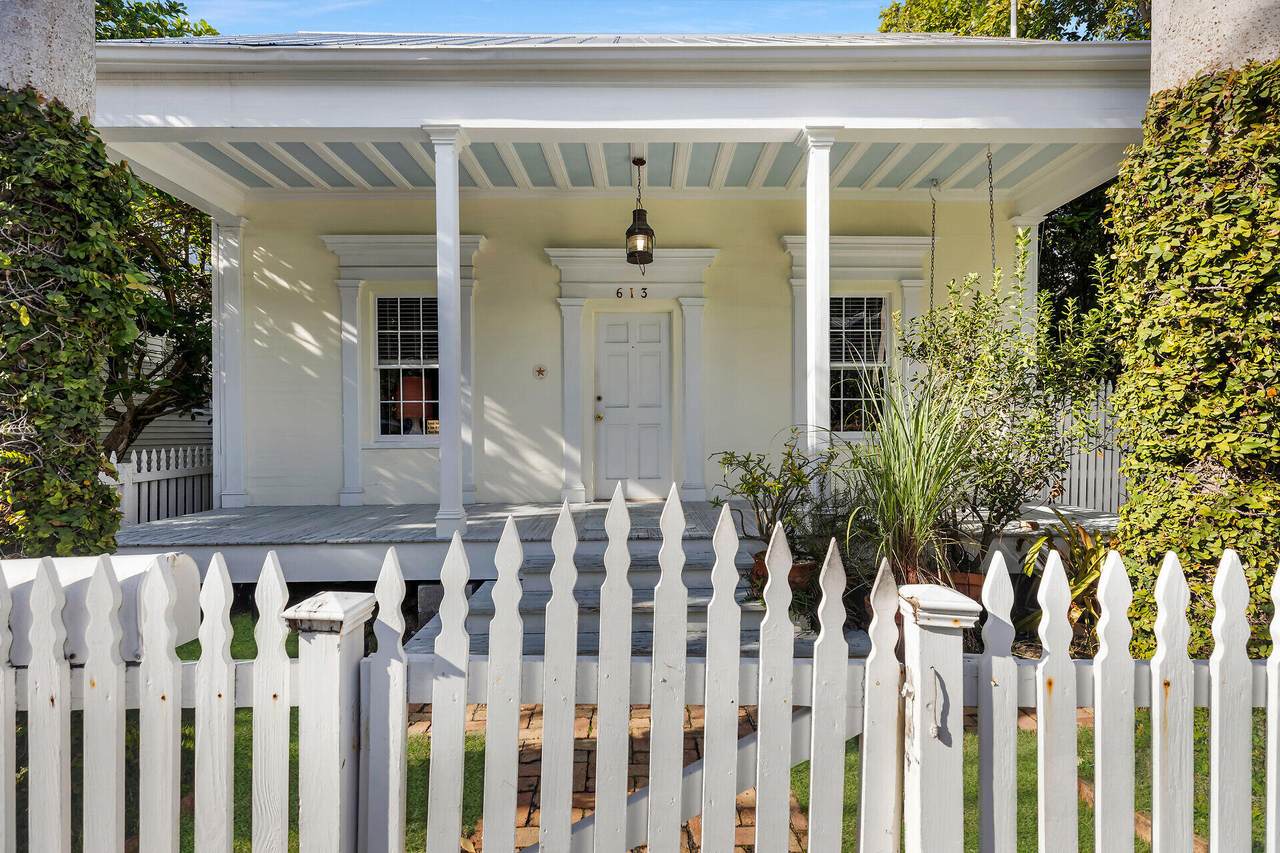 613 Olivia Street - Photo 1