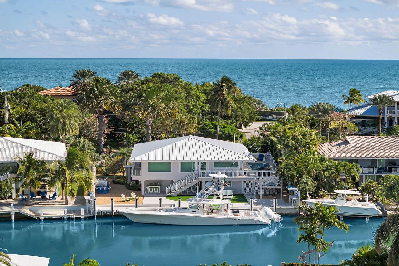 344 Seaview Drive - Photo 1