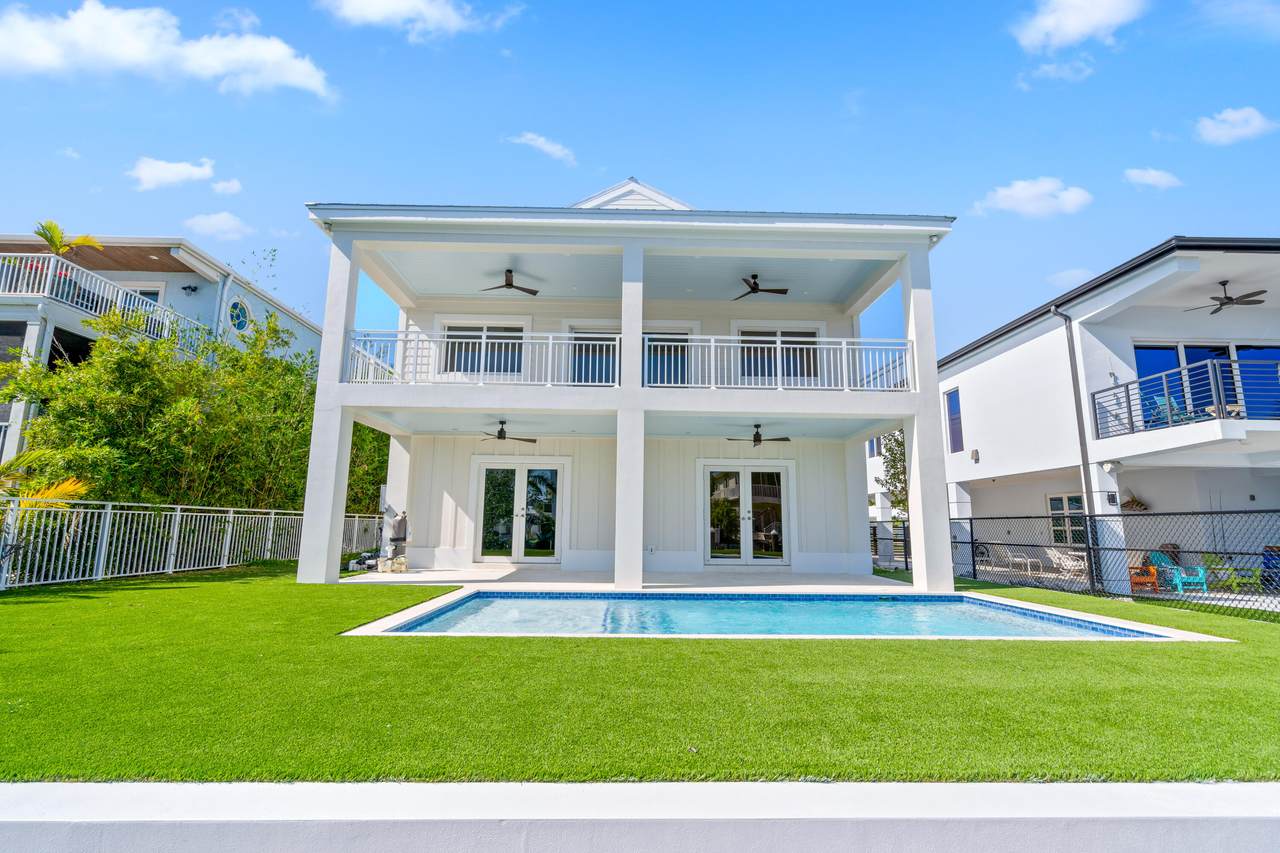 226 Coconut Palm Boulevard - Photo 1