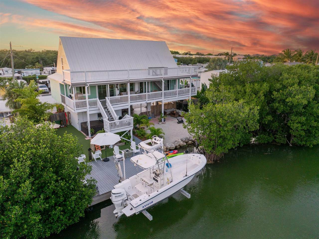 800 62nd Street - Photo 1