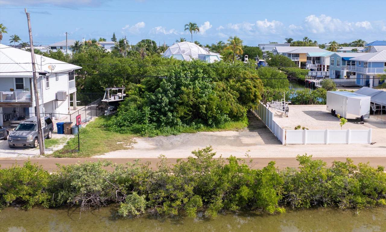  Indies Road - Photo 1