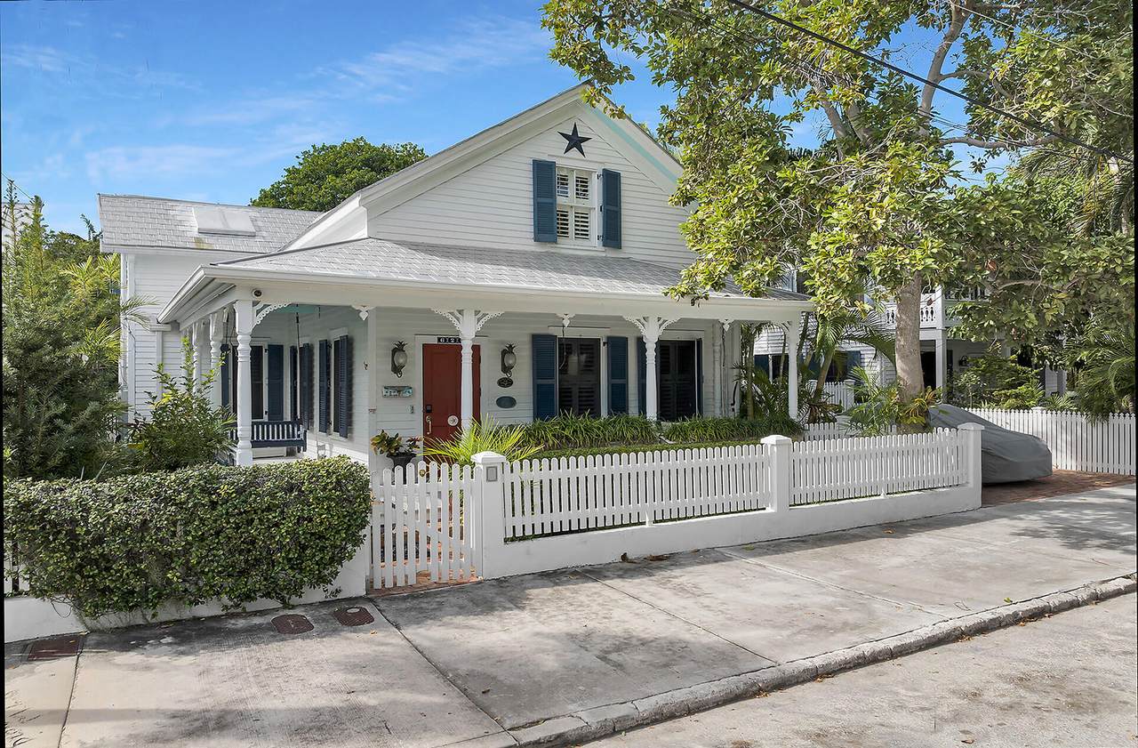 626 Grinnell Street - Photo 1