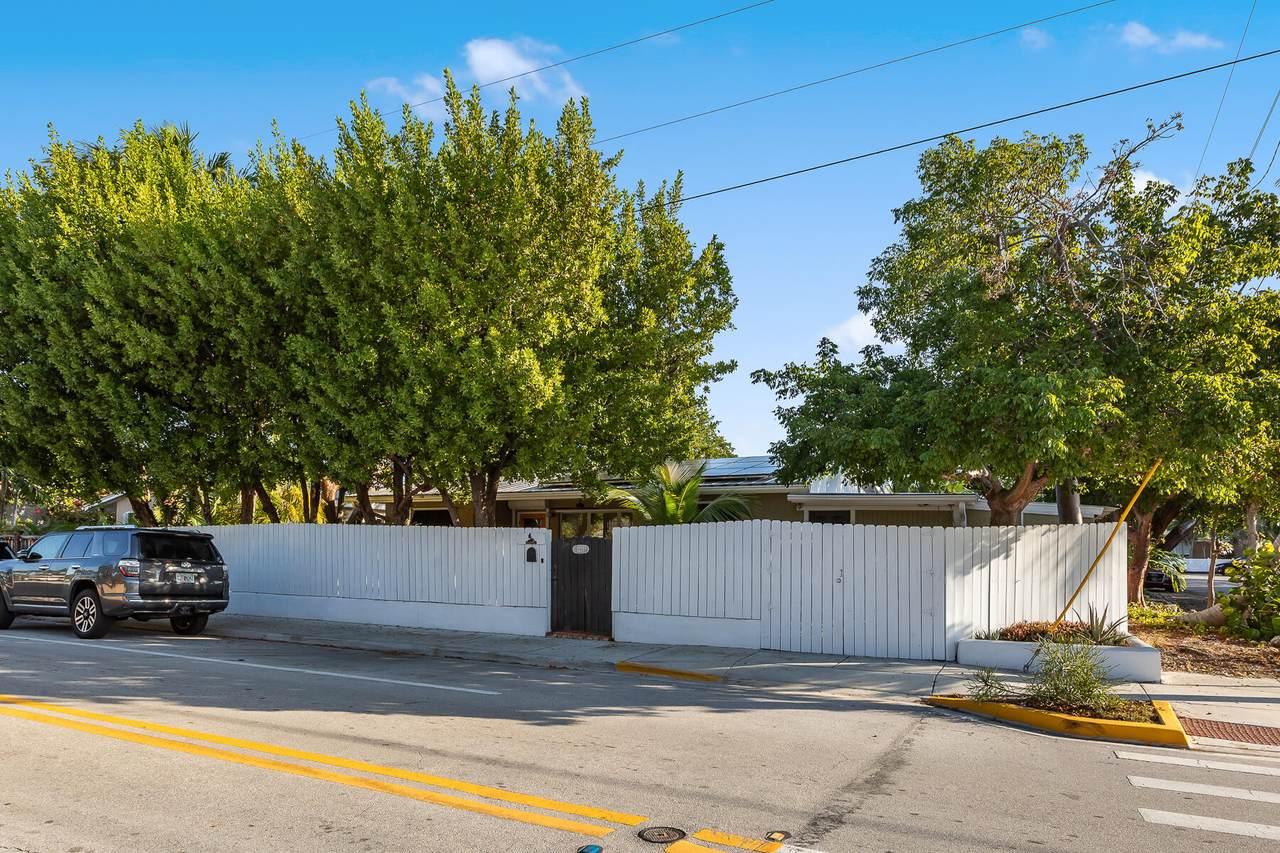 1221 20Th Street - Photo 1