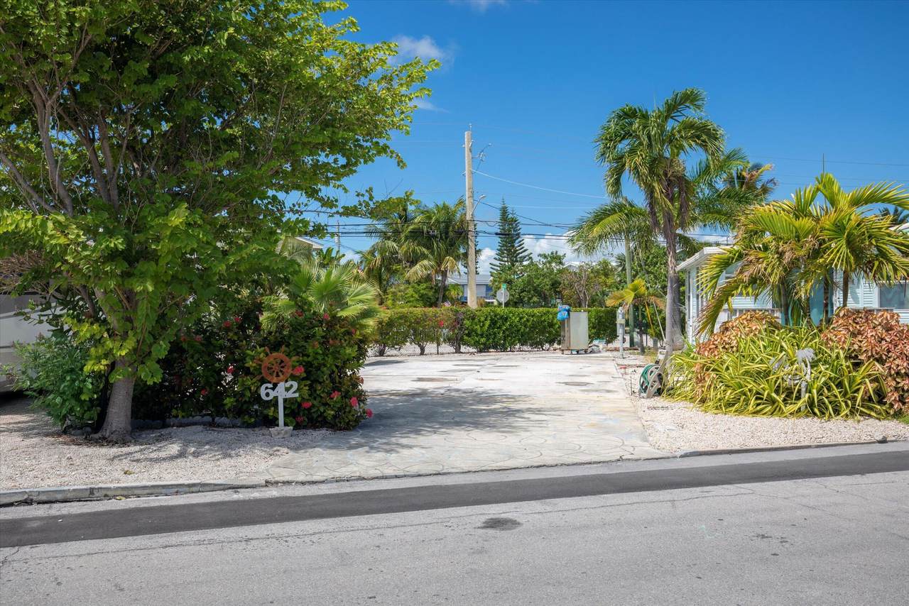 701 Spanish Main Drive - Photo 1