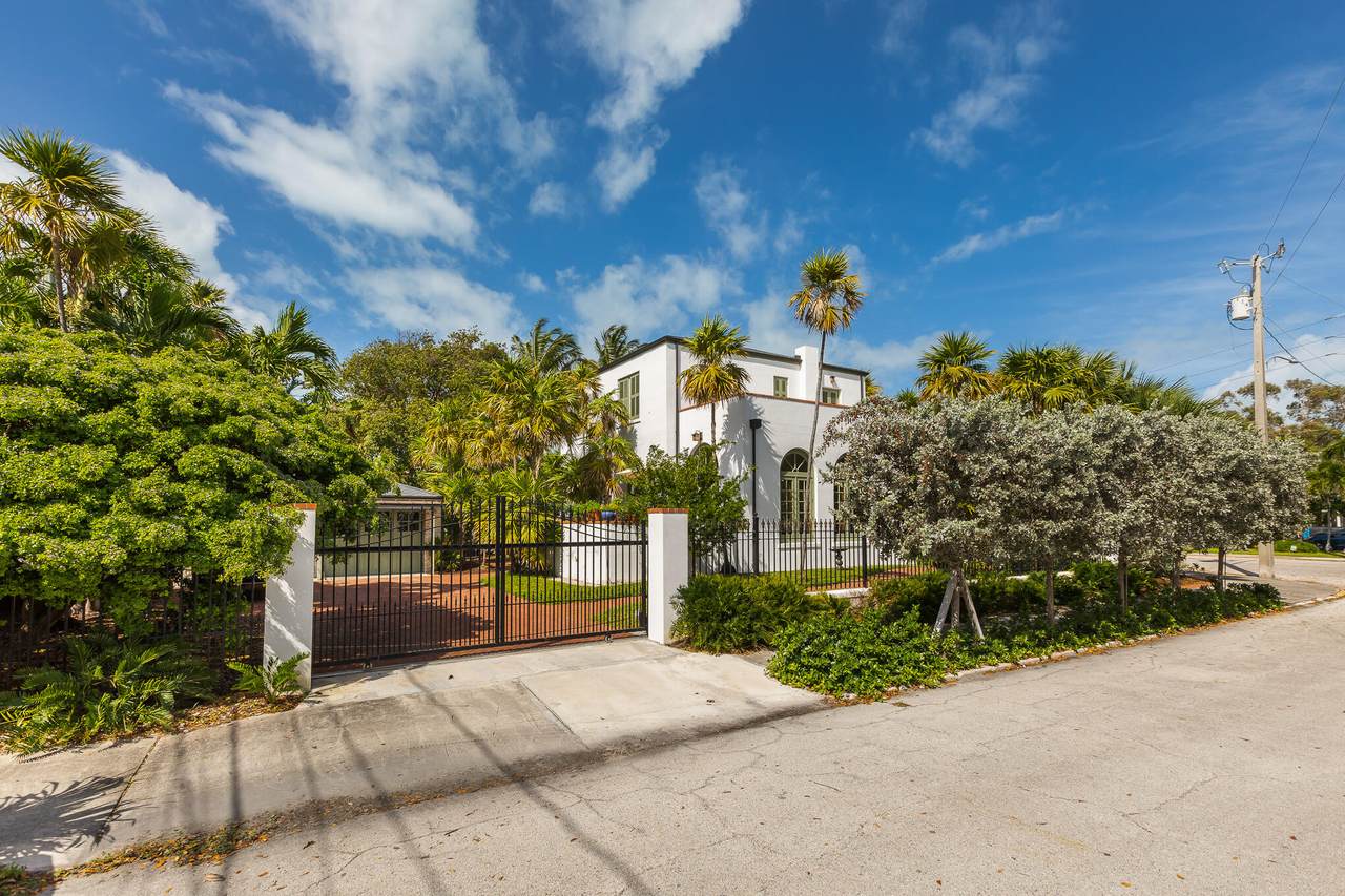 924 Flagler Avenue - Photo 1