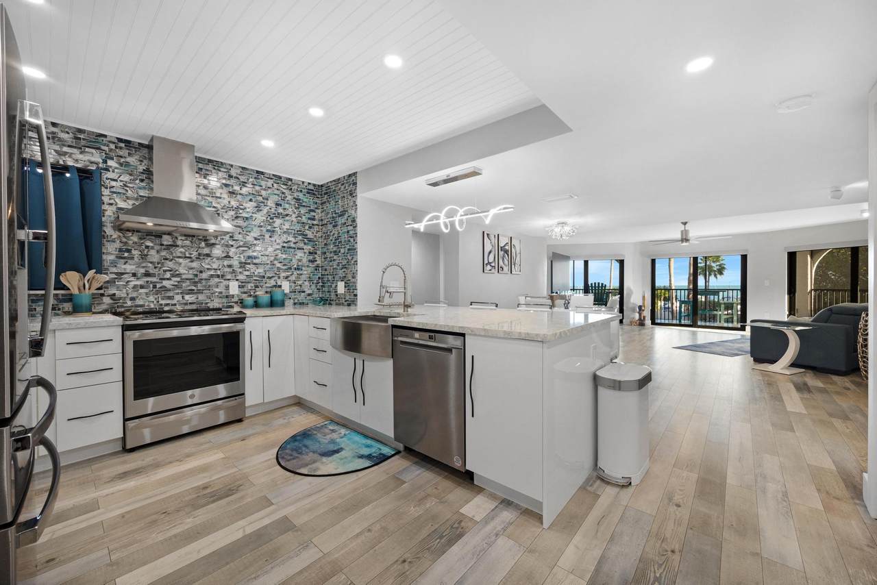 1998 Overseas Highway - Photo 1