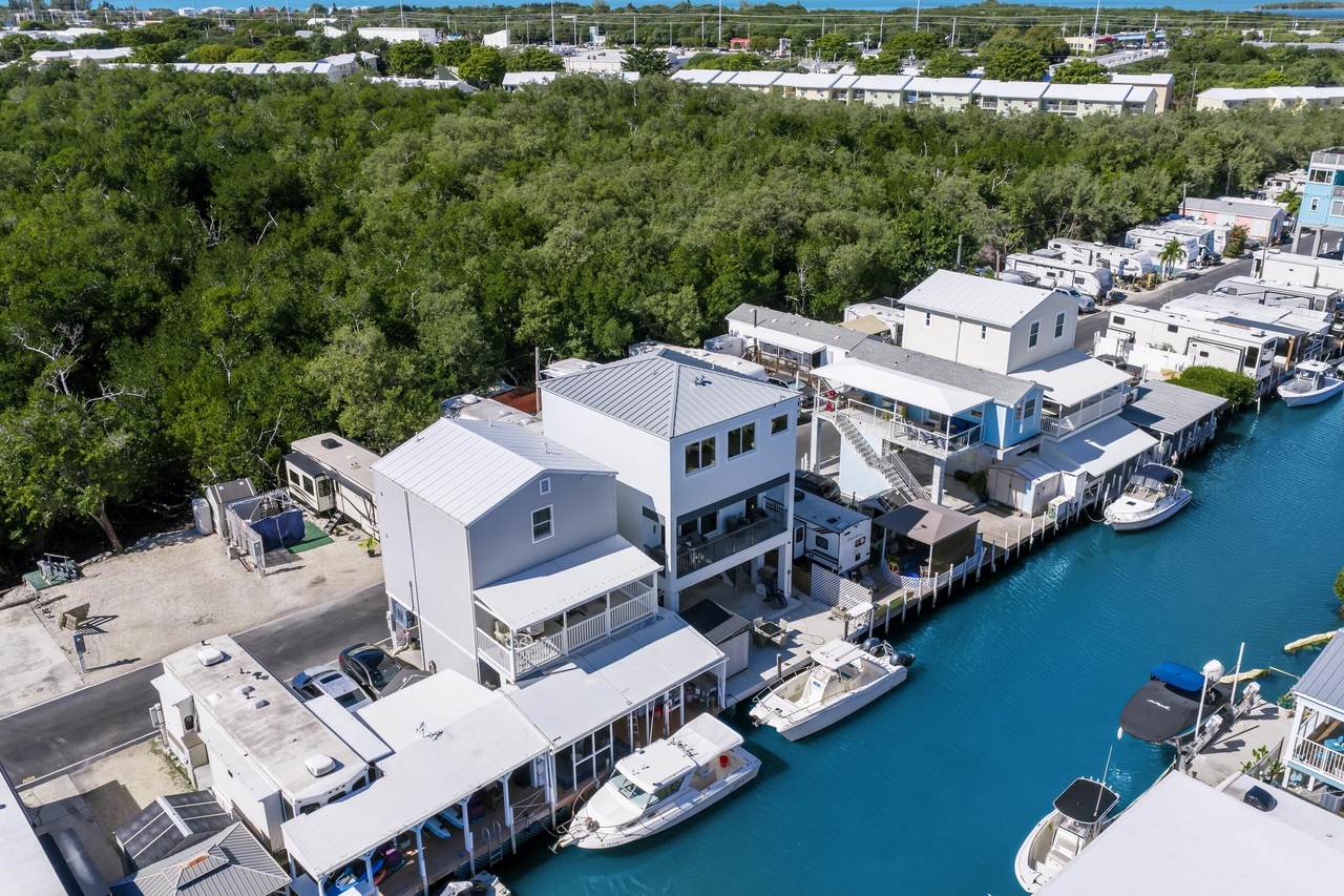 6099 Overseas Highway - Photo 1