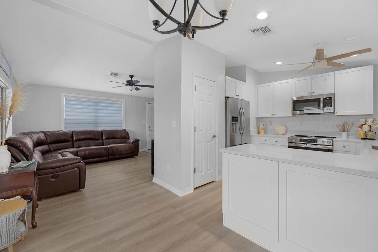 31240 Avenue H - Photo 1