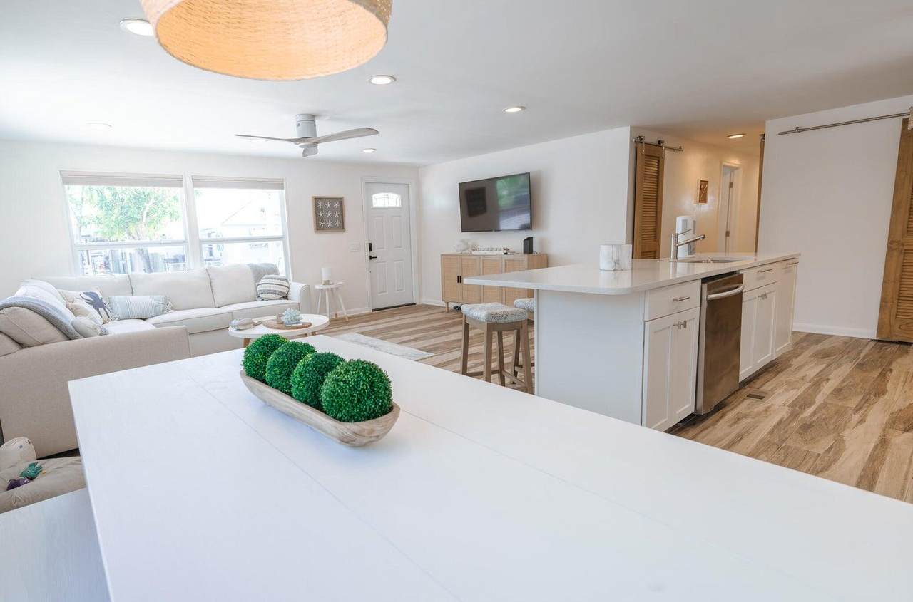 212 Buttonwood Lane - Photo 1