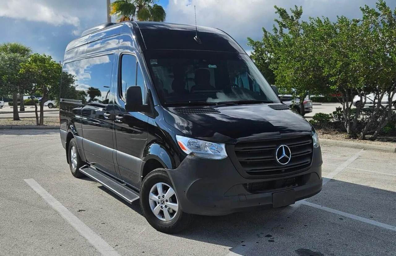 5582 1st Avenue - Photo 1