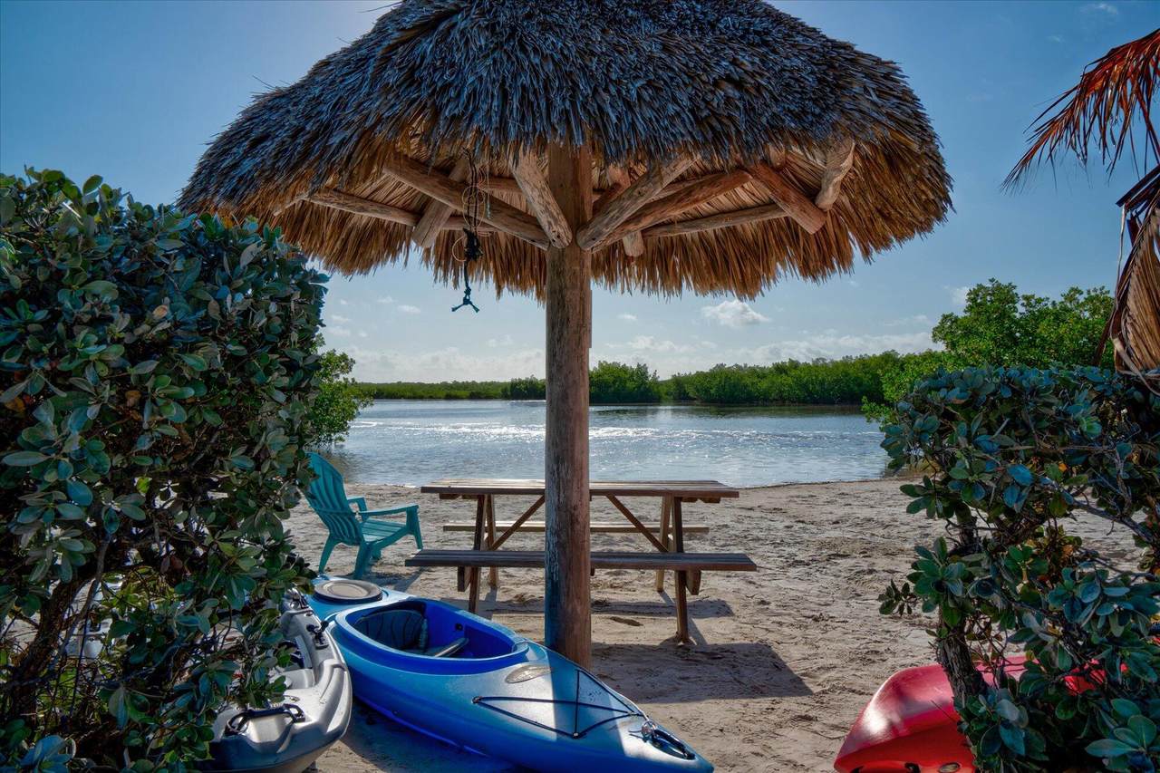 https://bt-photos.global.ssl.fastly.net/flkeys/1280_boomver_1_618442-2.jpg