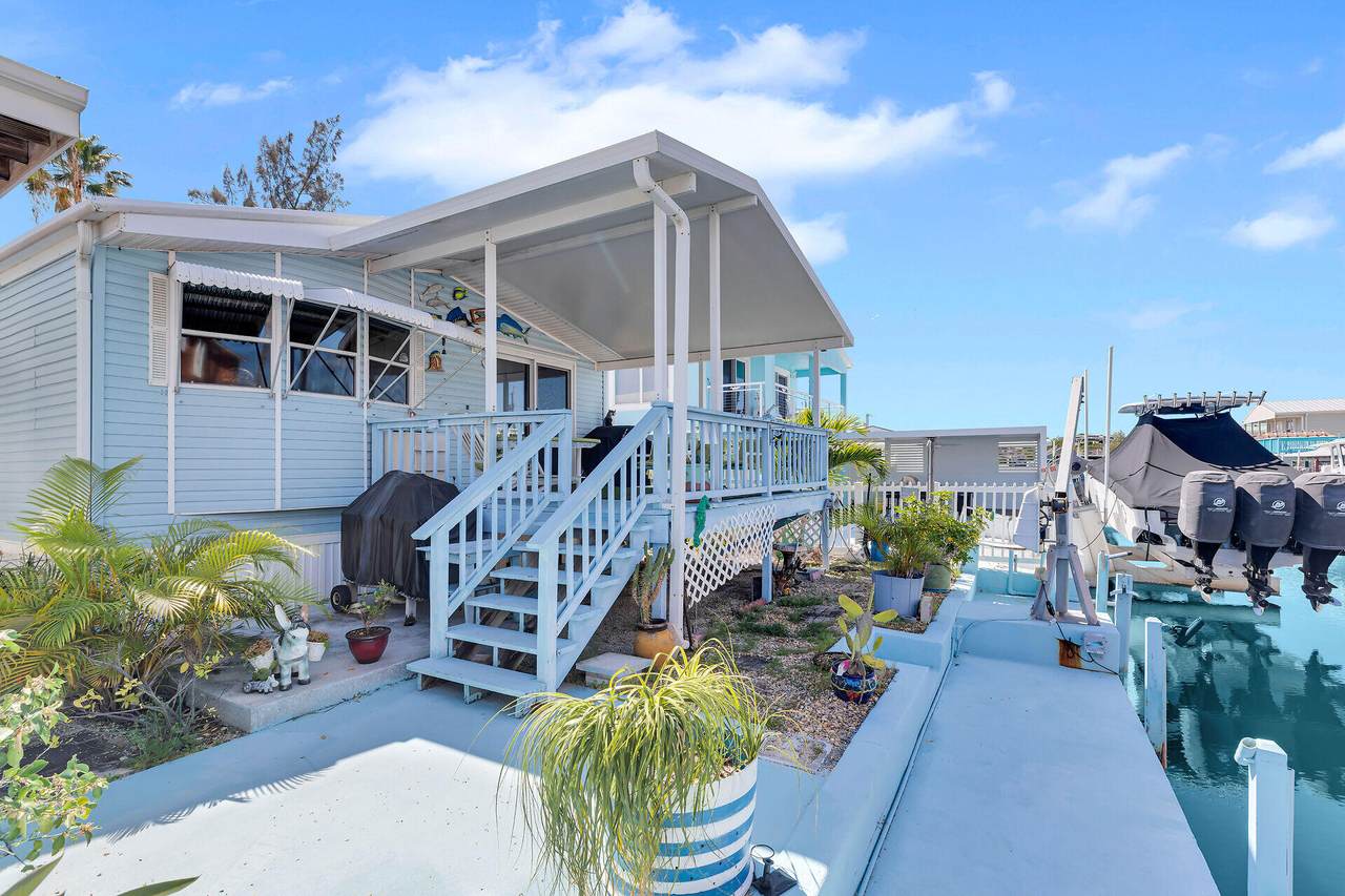 213 Buttonwood Avenue - Photo 1