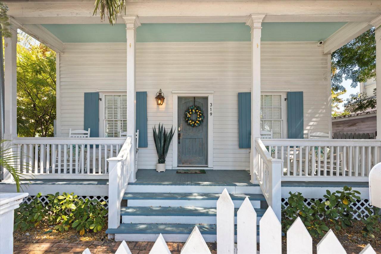 319 Grinnell Street - Photo 1