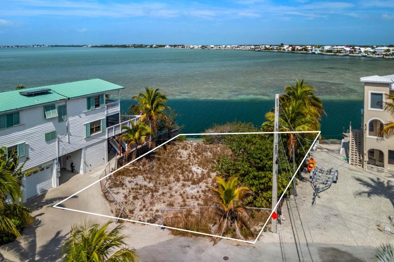 00000 Lagoon Drive - Photo 1