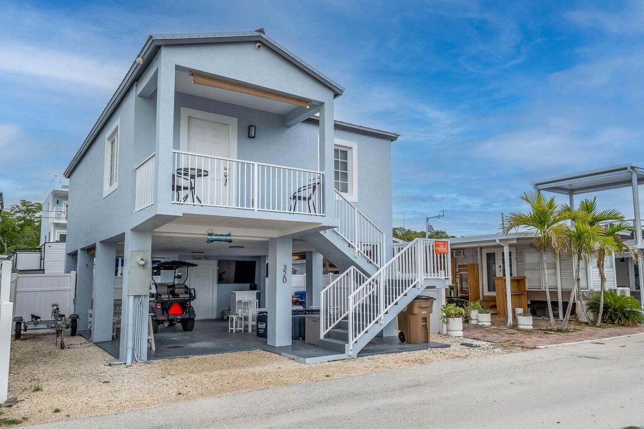 325 Calusa Street - Photo 1