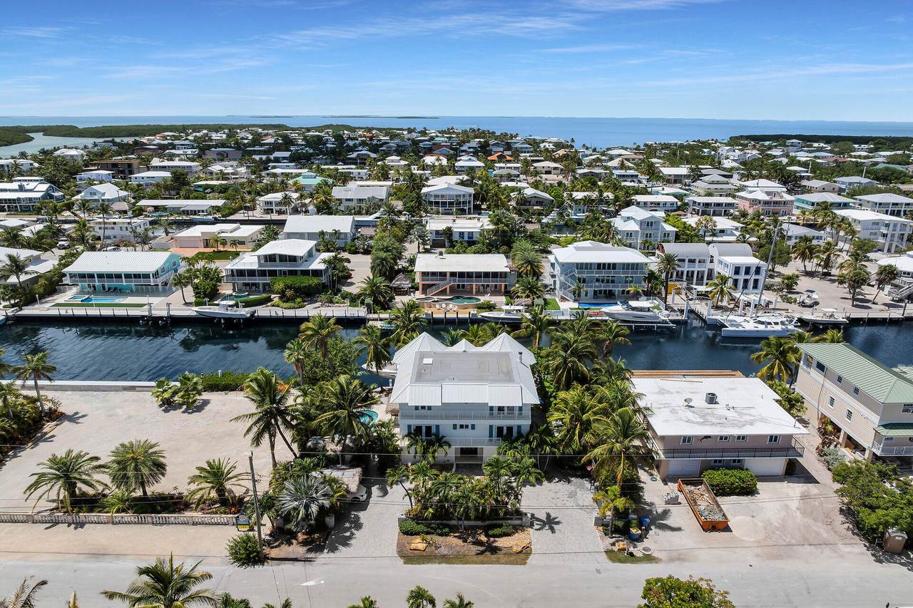 https://bt-photos.global.ssl.fastly.net/flkeys/1280_boomver_1_619083-2.jpg