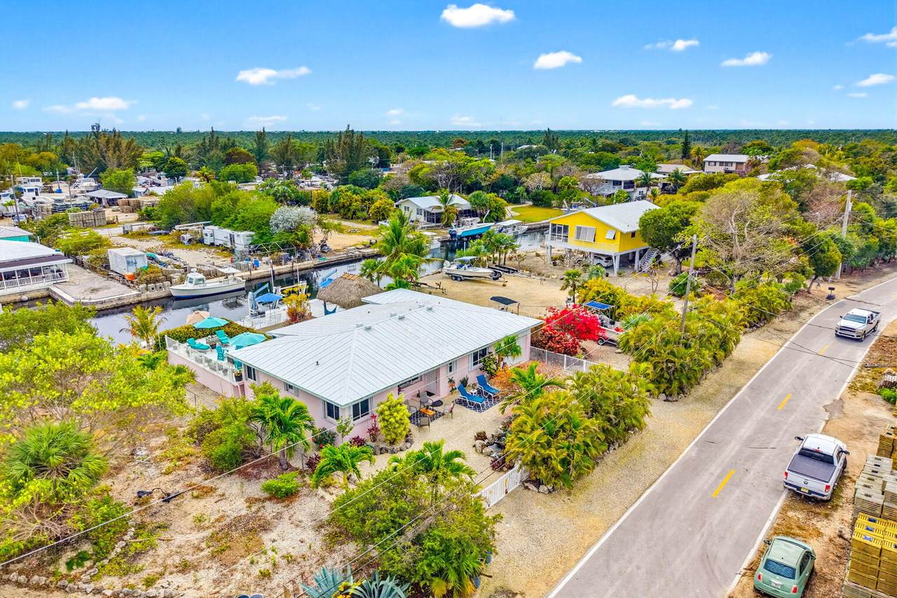 29534 Geraldine Street - Photo 1