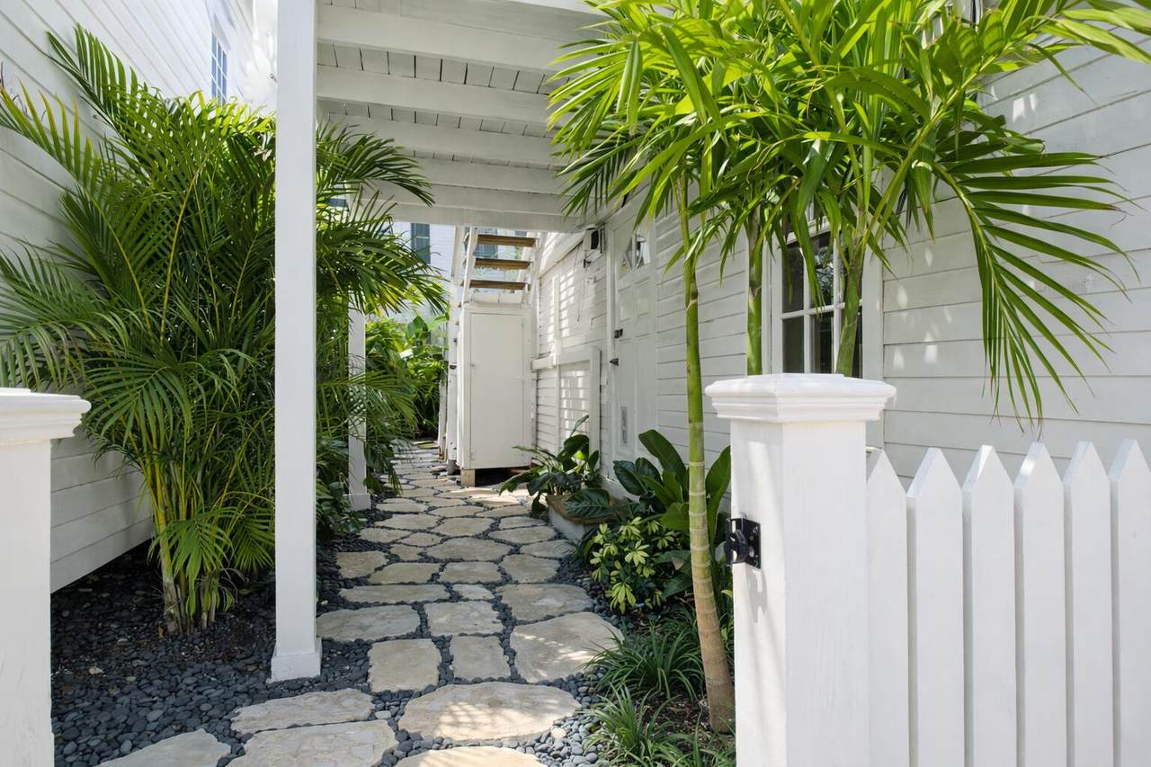 828 Fleming Street - Photo 1