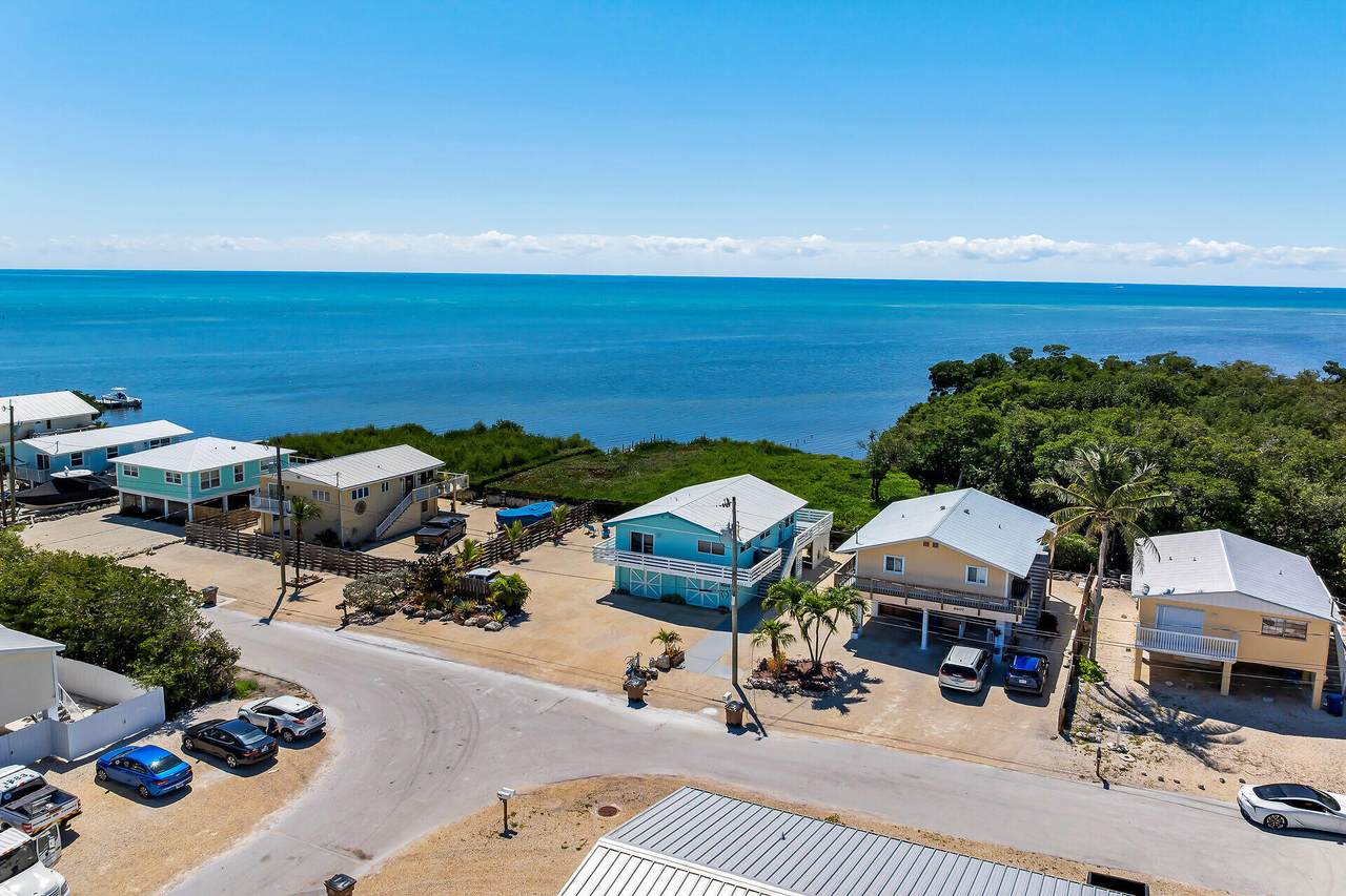 6501 Oceanview Avenue - Photo 1