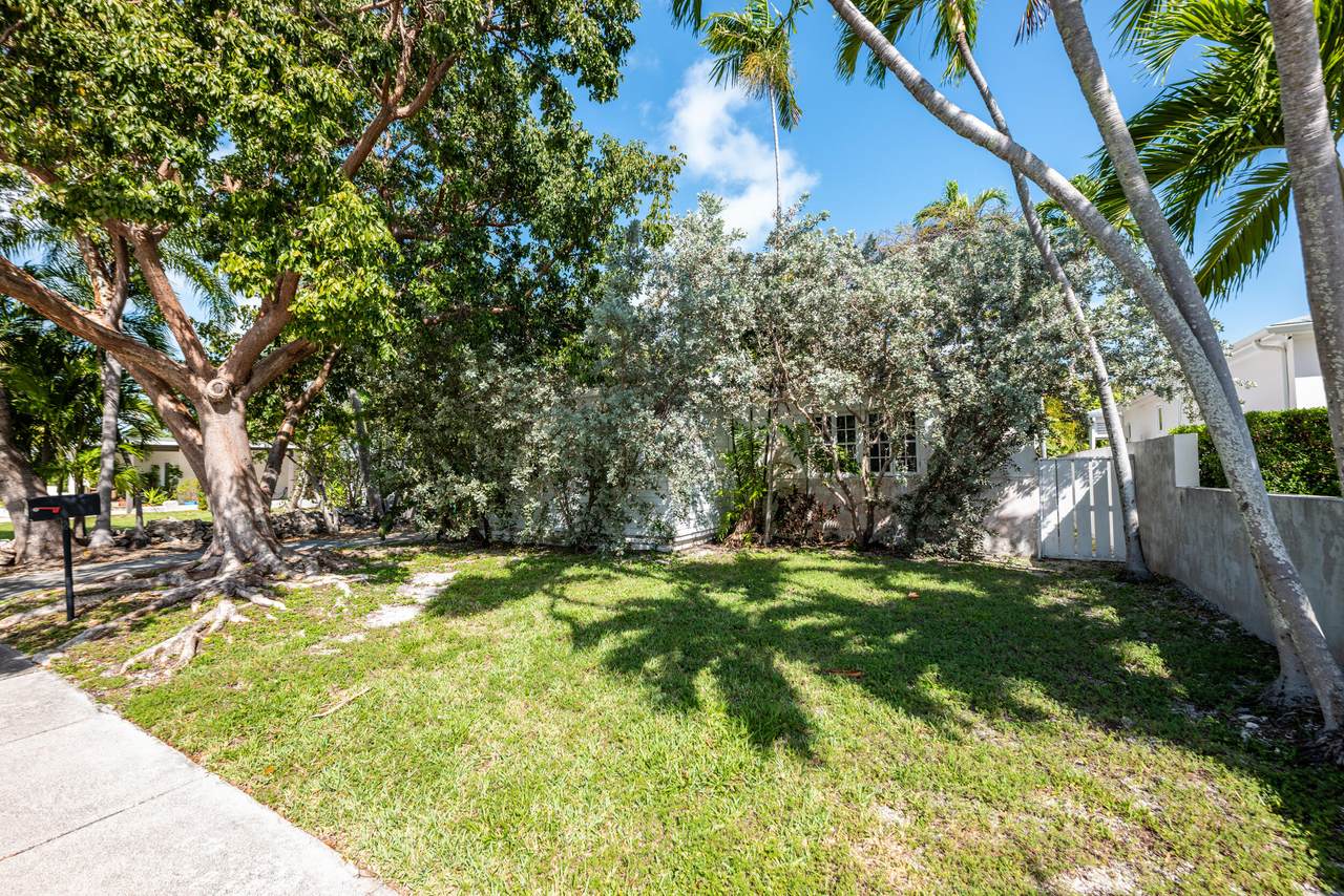 3711 Eagle Avenue - Photo 1