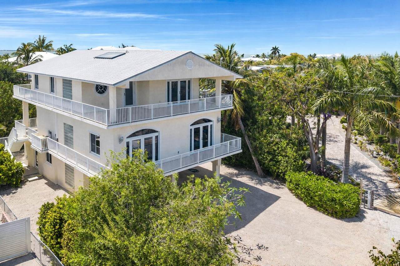 247 Apache Street - Photo 1
