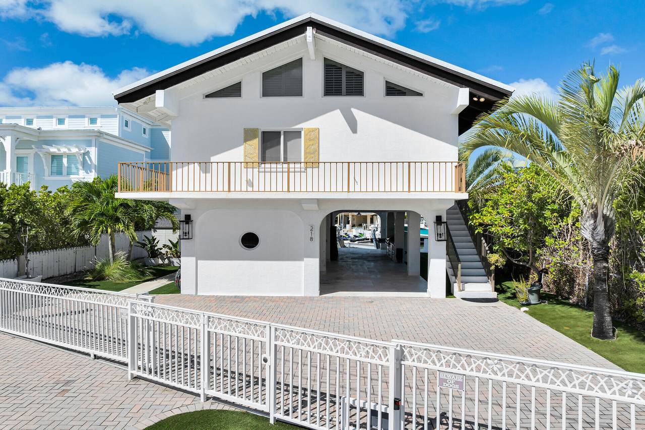 218 Aberdeen Court - Photo 1