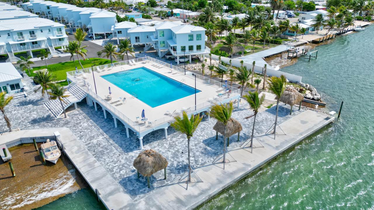 10877 Overseas Highway - Photo 1