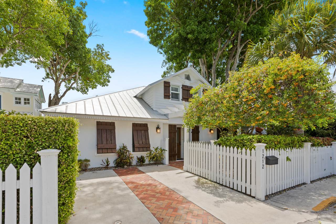 1212 Olivia Street - Photo 1