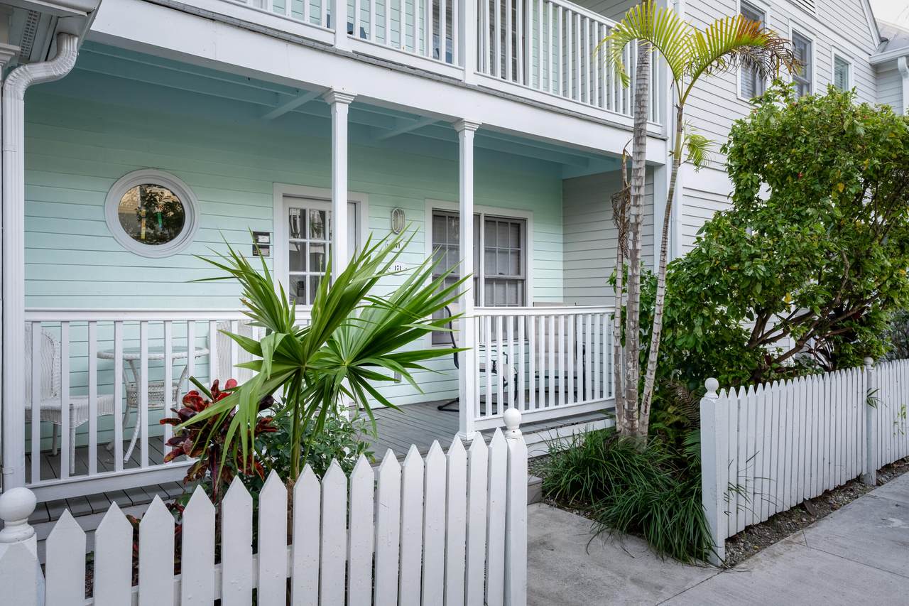 620 Thomas Street - Photo 1