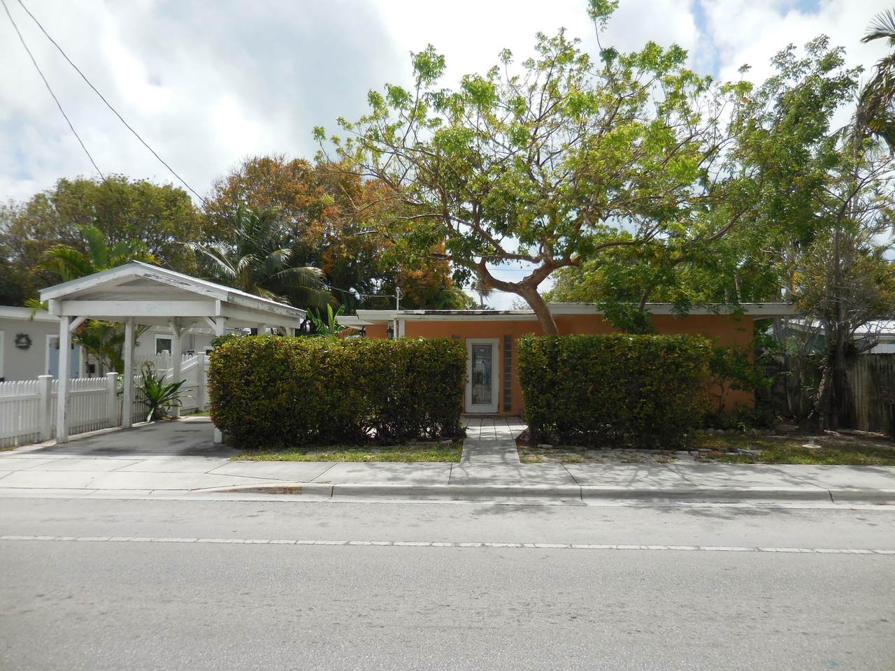 1618 Flagler Avenue - Photo 1