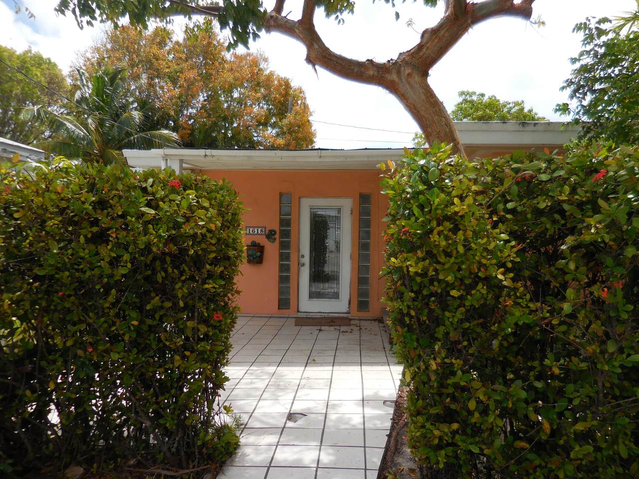 https://bt-photos.global.ssl.fastly.net/flkeys/1280_boomver_1_619553-2.jpg