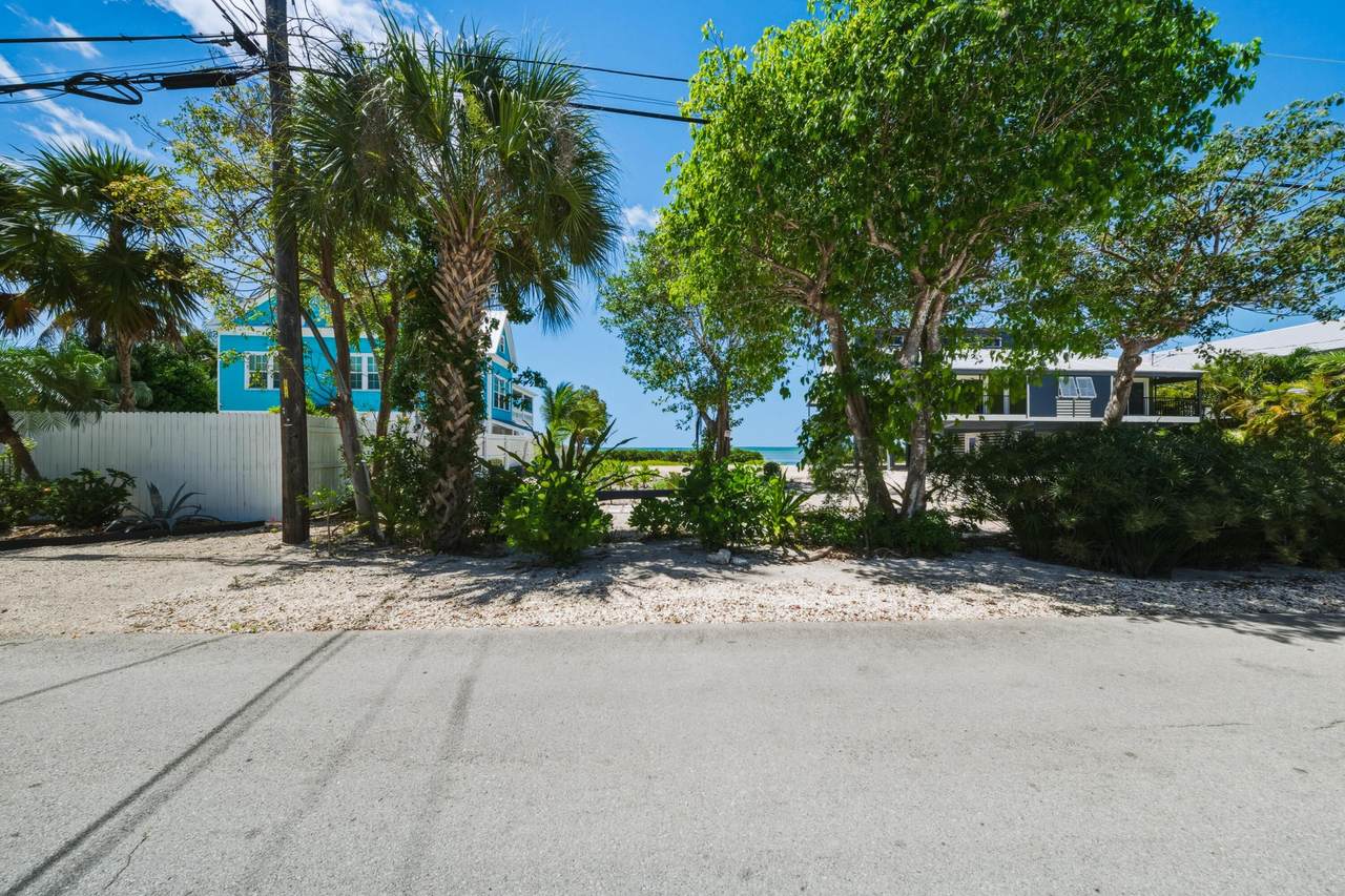 https://bt-photos.global.ssl.fastly.net/flkeys/1280_boomver_1_619557-2.jpg