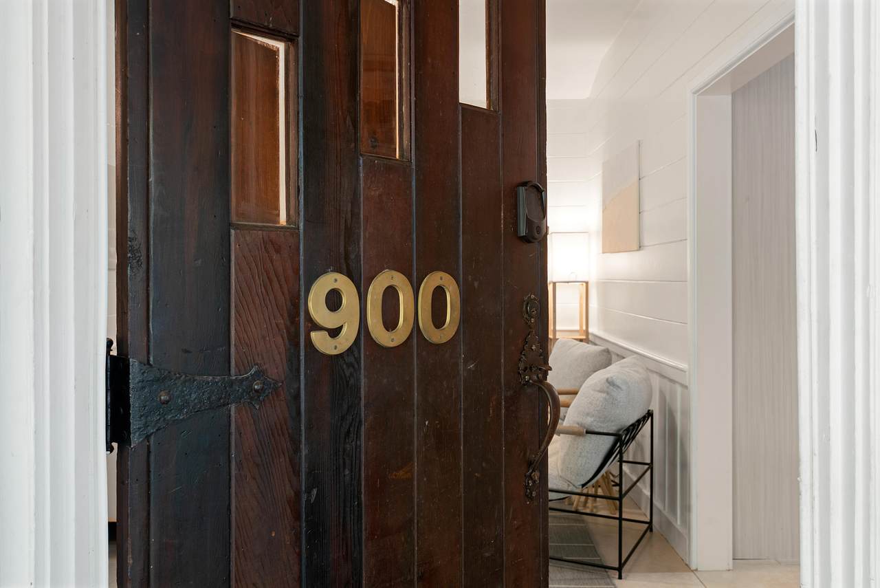 900 Oleander Road - Photo 1